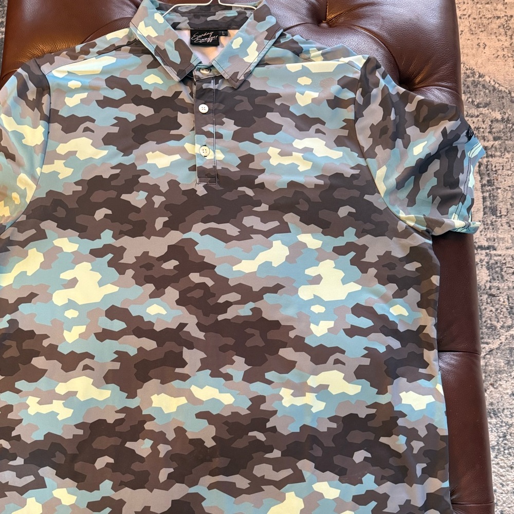 Sunday Swagger performance golf polo. Size large. in Blue, Gray, Black.